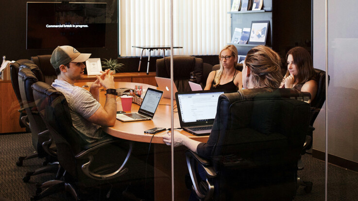 [BLOG] Gestão de pessoas: como desenvolver habilidades essenciais para liderar com sucesso.