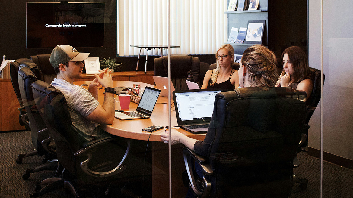 [BLOG] Gestão de pessoas: como desenvolver habilidades essenciais para liderar com sucesso.